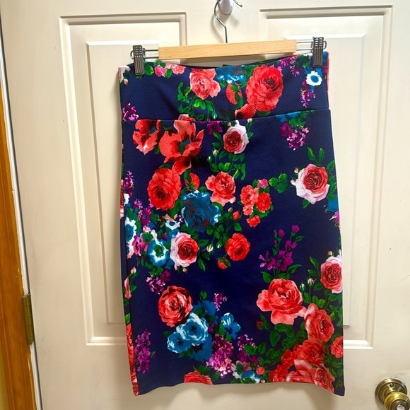 NWT Agnes & Dora Navy blue Floral Pencil Skirt - Picture 2 of 6